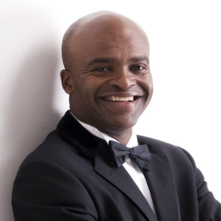 hire-kriss-akabusi-voiceovers