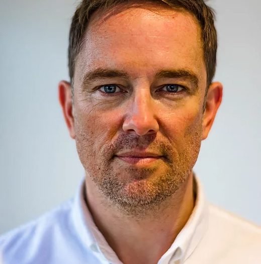 Simon Thomas ex Blue Peter SKY sports presenter mental health motivational speaker hire at agent Great British Speakers