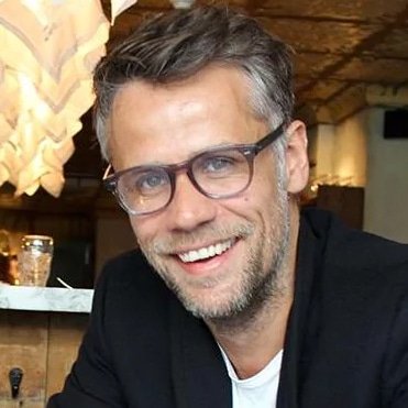 Richard-Bacon-at-Great-British-Speakers